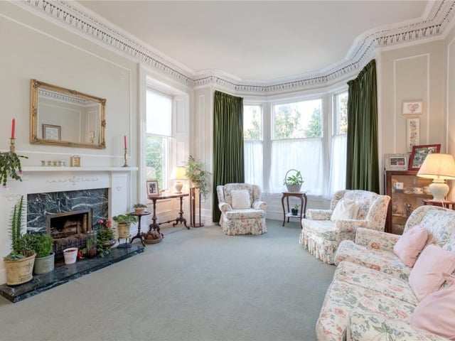 Sitting room.