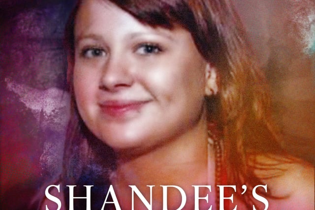 Shandee Blackburn was brutally murdered as she walked home from work. However Shandee's story believes her cold-case can still be solved.