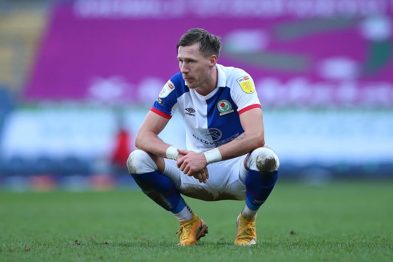 According to Football Insider, Bristol City have ‘opened talks’ with former Leeds United and Wolves left-back Barry Douglas over a move to Ashton Gate, although a number of other clubs are interested in the Scot