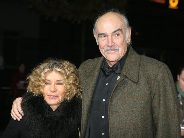 BERLIN - DECEMBER 3: Sir Sean Connery and wife Micheline Roquebrune attend the "European Film Awards 2005" at Arena on December 3, 2005.