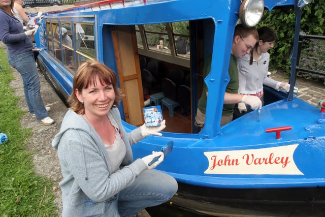 Volunteers from Treble Bob pub. painting canal boat  pictured Anette Barlow manager of Treble Bob in 2008