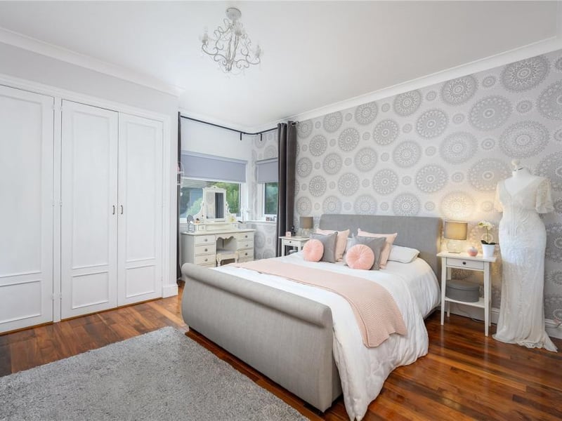 Principal bedroom.