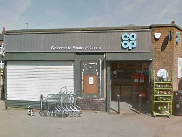 Christmas Eve, 7am-8pm; Christmas Day, closed; Boxing Day, 10am-4pm.