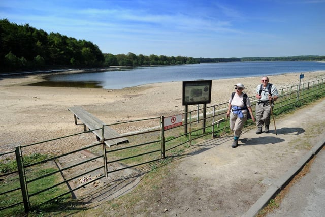 Beginning on Alwoodley Lane, walkers can head down towards the reservoir and follow a five mile circular route around the open water, passing by woodland and sprawling fields along the way.