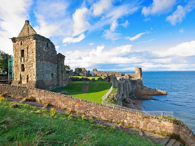 This scenic village on the coast of Fife has a rich history and is popular for its beach, golf course and 13th century castle.