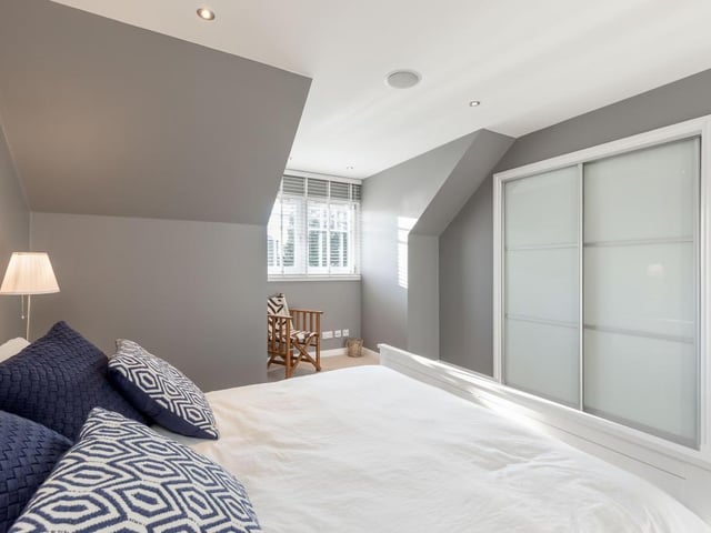 Principal bedroom.