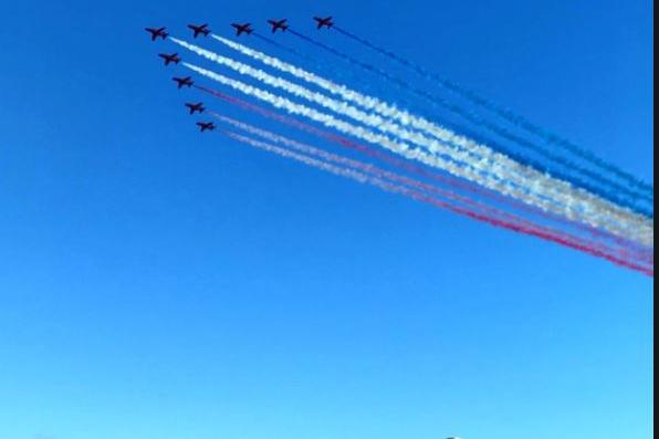 The Red Arrows captured above Edinburgh by Twitter user @jj_matheson