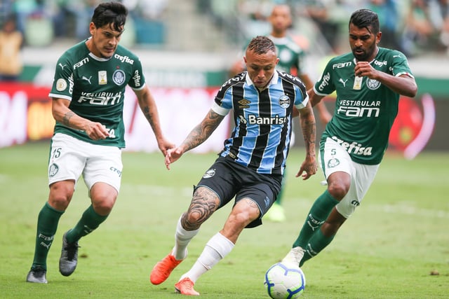 West Brom have been linked with a sensational £23m move for Brazil international Everton Soares, who looks set to leave his home country in the pursuit of English football this summer. (Birmingham Mail)