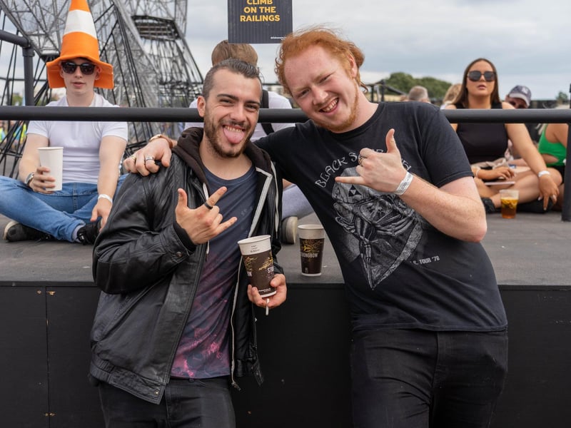 Festival goers at Strongbow Yard at Victorious Festival on Day 1. Photo by Matthew Clark