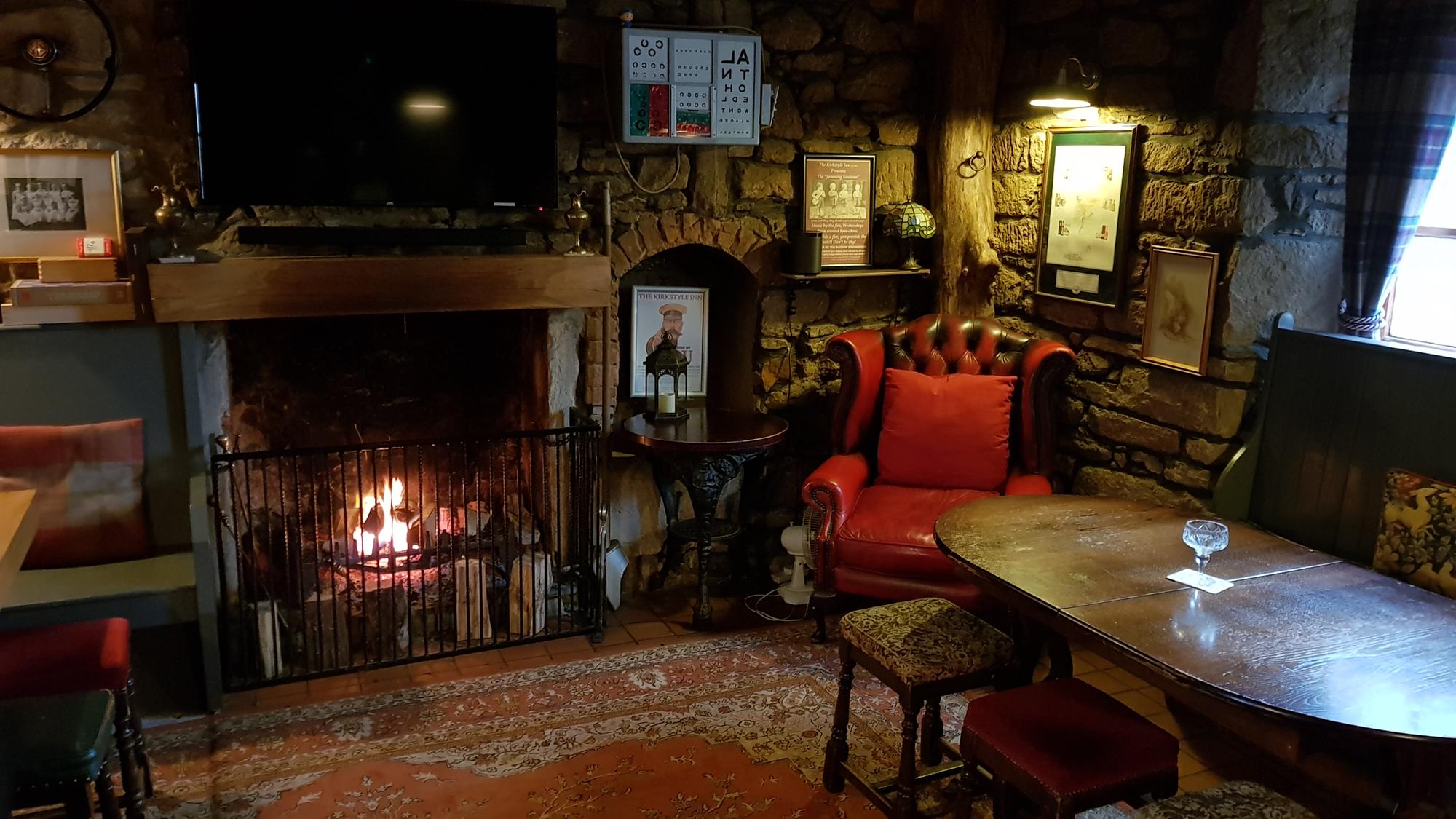 The creek of the old latch door sets the tone for a visit to a pub that does tradition and friendliness so well.