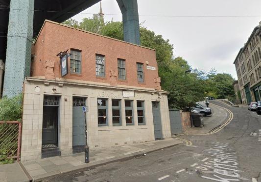 The popular Bridge Tavern is warm, cosy and exactly what you may need after a day in the city. Even the outside areas are kept warm thanks to a huge amount of external heaters.