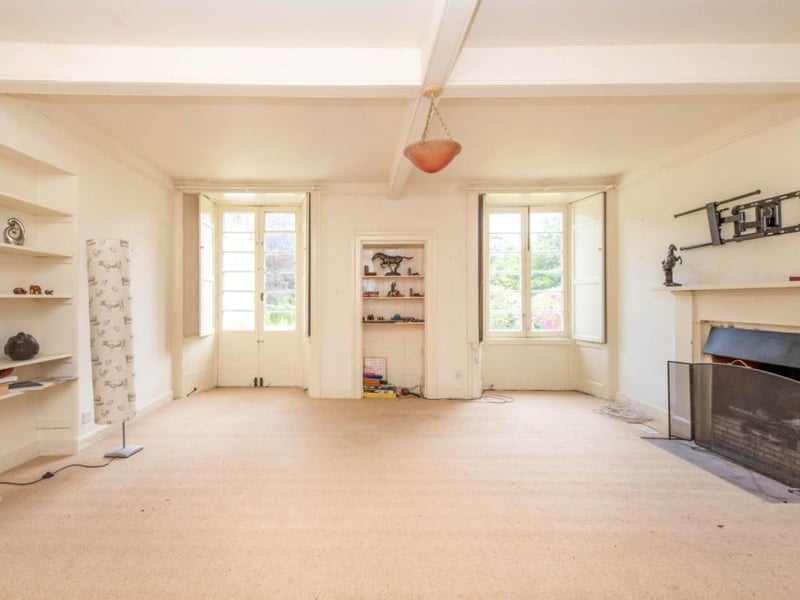 Reception room 3.