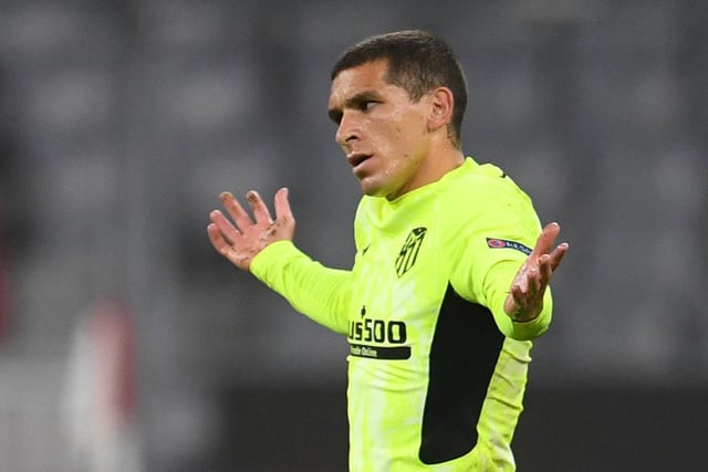 Lucas Torreira has no intention of returning to Arsenal and wants to make his loan move to Atletico Madrid permanent. (Ovacion Digital via Daily  Star)