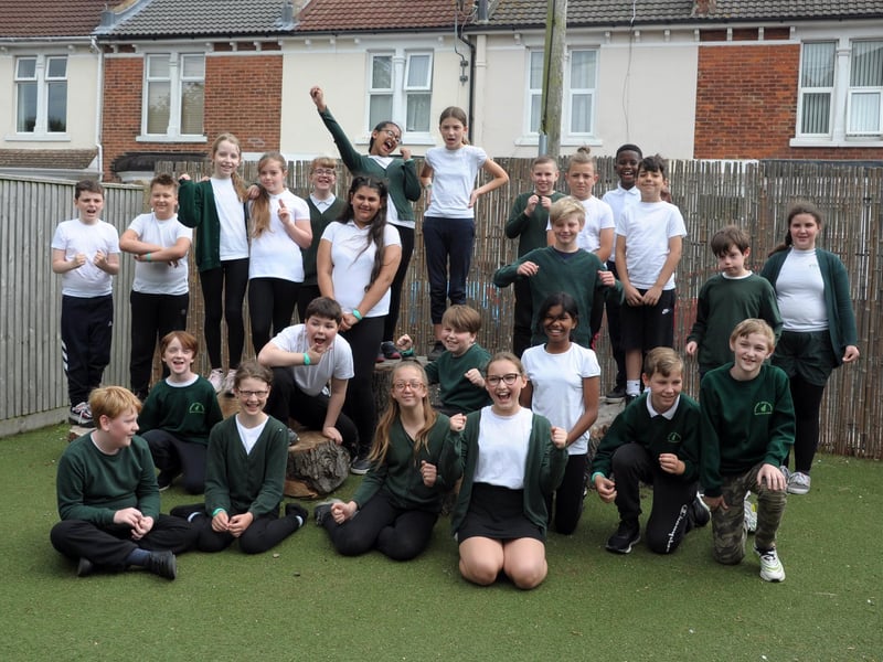 Year 6 Leavers 2021 Fernhurst Junior School Francis Ave Southsea 6EB class FUN