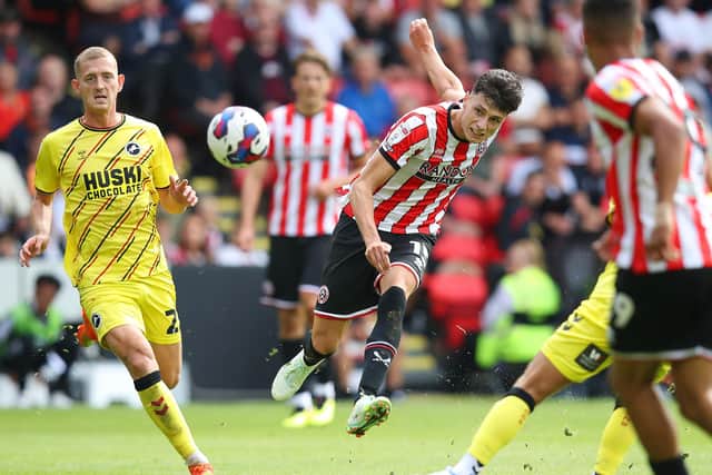 Anel Ahmedhodzic impressed both in defence and attack on his Sheffield United debut: Lexy Ilsley / Sportimage