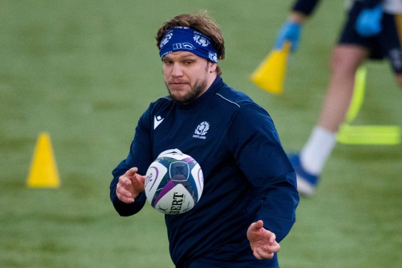 Accurate throwing and strong charging from the back of the maul led to Scotland’s first try.