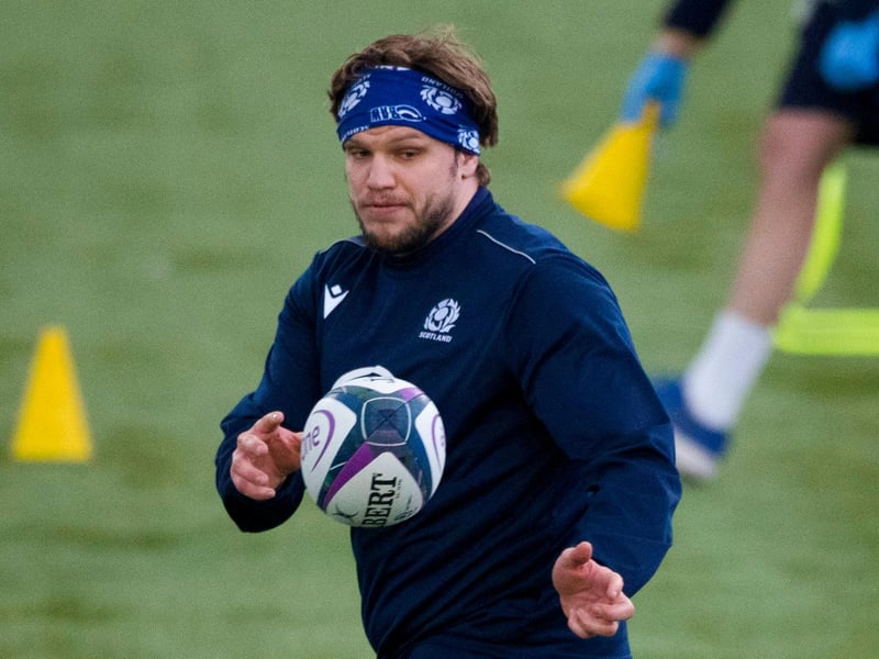 Accurate throwing and strong charging from the back of the maul led to Scotland’s first try.