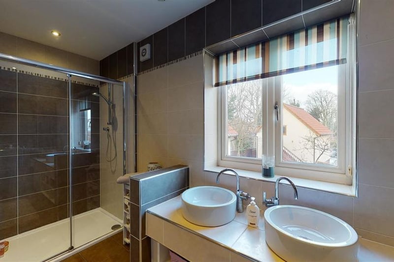 The property features a modern house bathroom and five en suites.