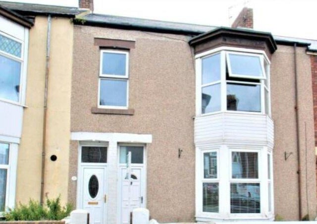 This two bedroom ground floor flat situated on the popular Lawe Top  has easy access to the town centre and coast. Picture: Rightmove.