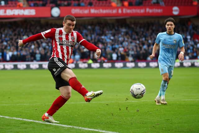 John Fleck in action for Sheffield United against his former club Coventry City at Bramall Lane: Simon Bellis / Sportimage