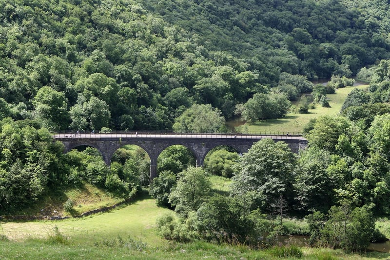 Enjoy beautiful countryside and iconic views like this one at Monsal Head with a trip to the Peak District National Park. The Hope Valley, the Longshaw Estate and Padley Gorge are among the lovely places that are close to Sheffield.