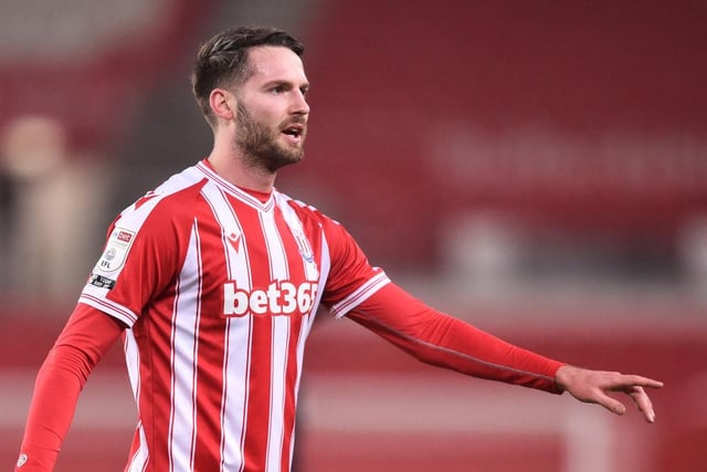 Steve Bruce’s Magpies have enquired about Stoke City midfielder Nick Powell’s availability in the January transfer window, however Michael O’Neill has no intention of offloading the former Manchester United man this season. (Football League World)