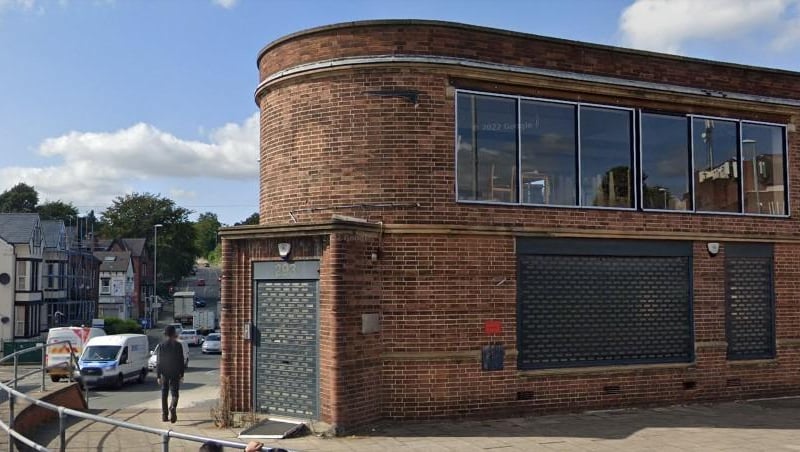 Shimlas in Roundhay Road has a rating of 4.8 stars from 3,069 Google reviews. It was awarded a 5-star food hygiene rating on May 23 2024.