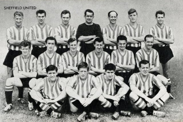 Sheffield United, 1961 Team Back row (l. to r.) G. Summers, B. Richardson, J. Shaw, A. Hodgkinson, C. Mason, L. Allchurch and G. Shaw; Centre row (l. to r.) A. Wilson, D. Shiels, D. Pace, C. Coldwell, W. Russell and R. Simpson.