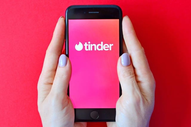 Launched in 2012, dating apps such as Tinder have revolutionised the manner and ease in which couples can hook up. Back in 1998, Tinder didn't exist and a "right swipe" was basically assault.