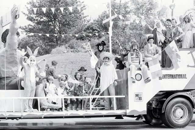 Mansfield Carnival weld on Chesterfield Road Recreation Ground.
A picture here from 1981 - did you go in 1981?