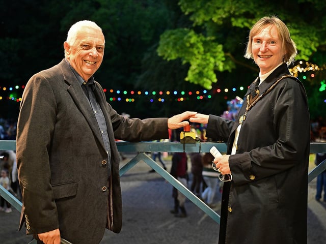 Compering the illuminations for the 58th year was Geoff Stevens, who declared the event open alongside Derbyshire Dales Civic Chair Councillor Jo Linthwaite.