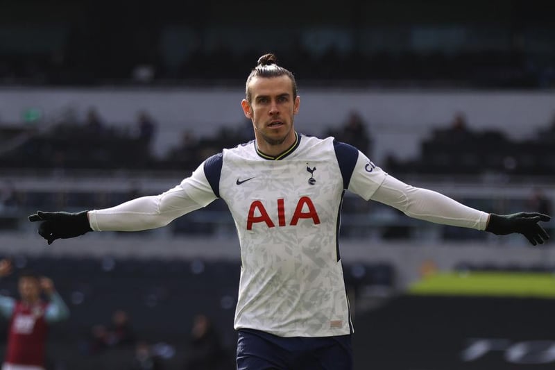 On-loan Tottenham Hotspur forward Gareth Bale will insist Real Madrid honour the final year of his £600,000-a-week contract, even if he leaves the La Liga giants in the summer. (Daily Mirror)