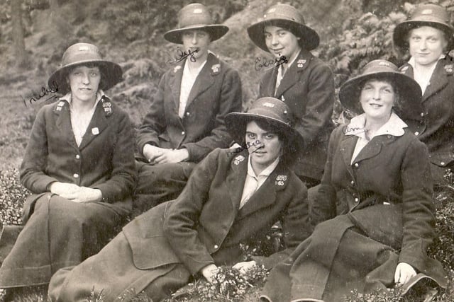 Posties from the early 1900s in old photographs discovered by Ray Hill. Names are written on the picture - left to right, back row: Mabel, Lily, Elsie, unnamed. Front: Mattie and Amy