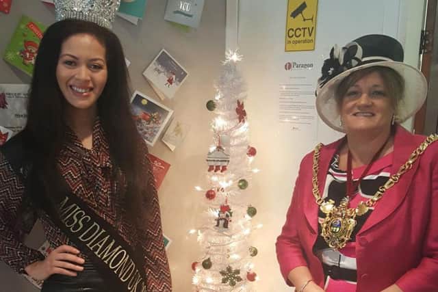 Miss Diamond UK Laura Gregory and Sheffield's lord mayor, Councillor Denise Fox, at Nailz by Malez