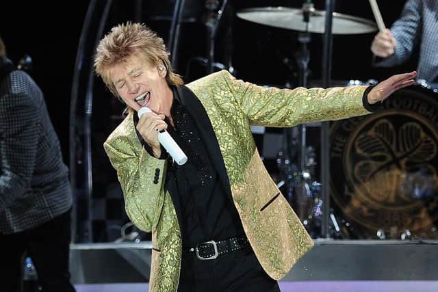 Rod Stewart performing at the Manchester Arena, Manchester, United Kingdom.  8 December 2016. Photograph Credit : Sean Hansford