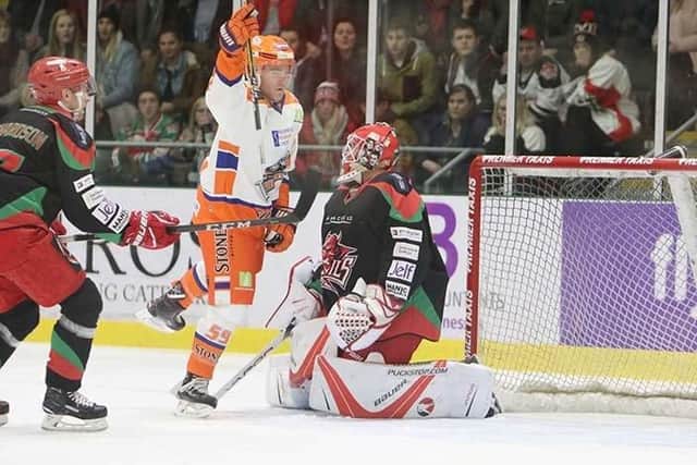 Eric Neiley scores against Cardiff for Steelers