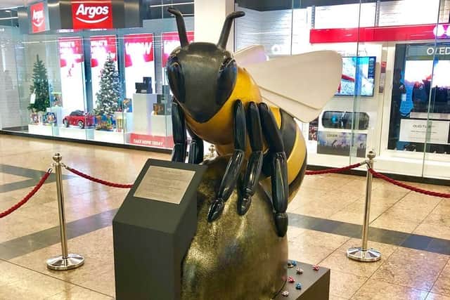 Bee sculpture at Meadowhall