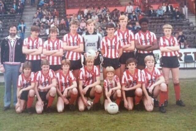 Ian Thomas, pictured second from the right on the back row, with Sheffield United.