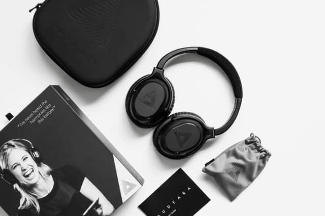 What's in the box? Audeara A-01 headphones