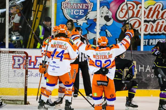 Steelers equalise at Manchester