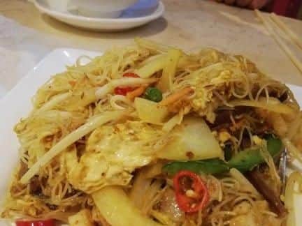 Singapore noodles with chicken.