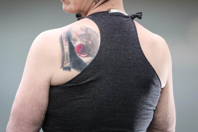 Barnsley's Lorraine Dobson was such a fan of comedian Ross Noble she had the funnyman's face put onto her shoulder.