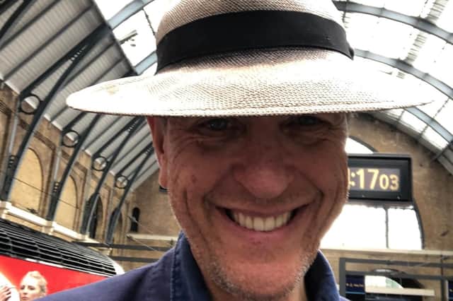 Richard E Grant sets off from London to Doncaster. (Photo: Twitter/Richard E Grant).