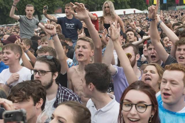 Revellers enjoy watching Stereophonics headline the first night of Tramlines 2018