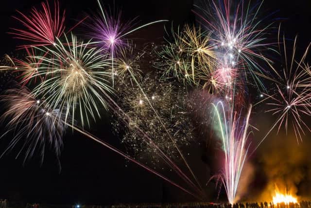 A variety of bonfire events will light up the sky in Sheffield both this weekend and on Bonfire Night itself, but will the weather be warm and dry or cold and rainy?