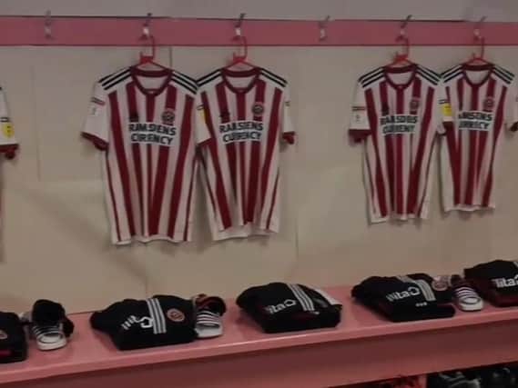 United's papered-over pink dressing room at Carrow Road. (Instagram)