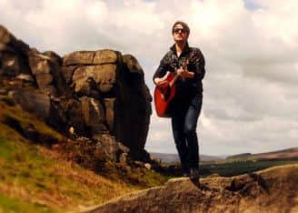 On Ilkla Moor Baht 'at singer - Fame Academy pop star  Alistair Griffin.