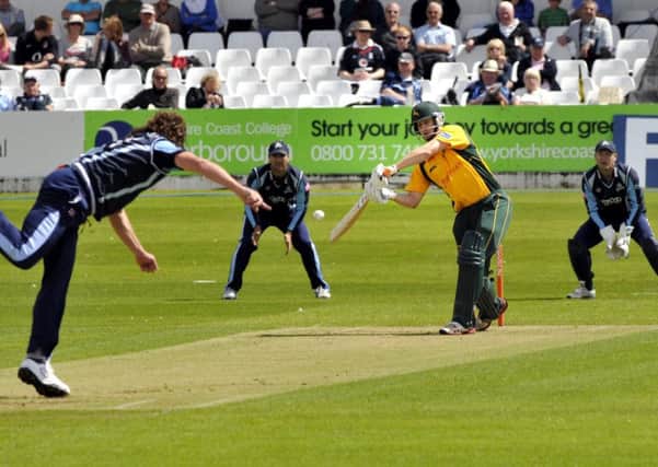 Ryan Sidebottom bowling to Wessels/Voges in the Yorkshire Carnegie v Nothingham Outlaws Friends Life t20 game.