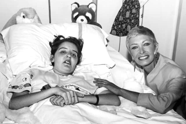 Marti Caine with cancer patient Lisa Ashton at Weston Park Hospital, Sheffield -  25 Aug 1995
