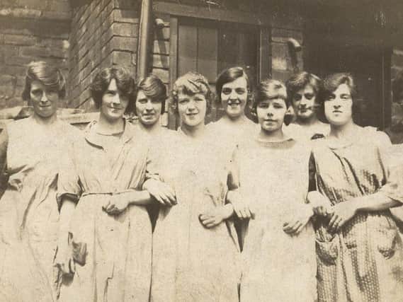 Buffer girls during World War One
